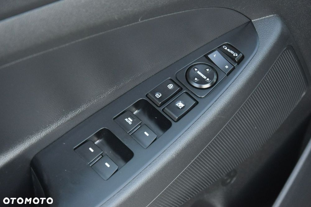 Hyundai Tucson 1.7 CRDI BlueDrive Style 2WD - 21