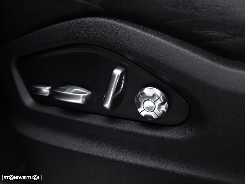 Porsche Cayenne - 21