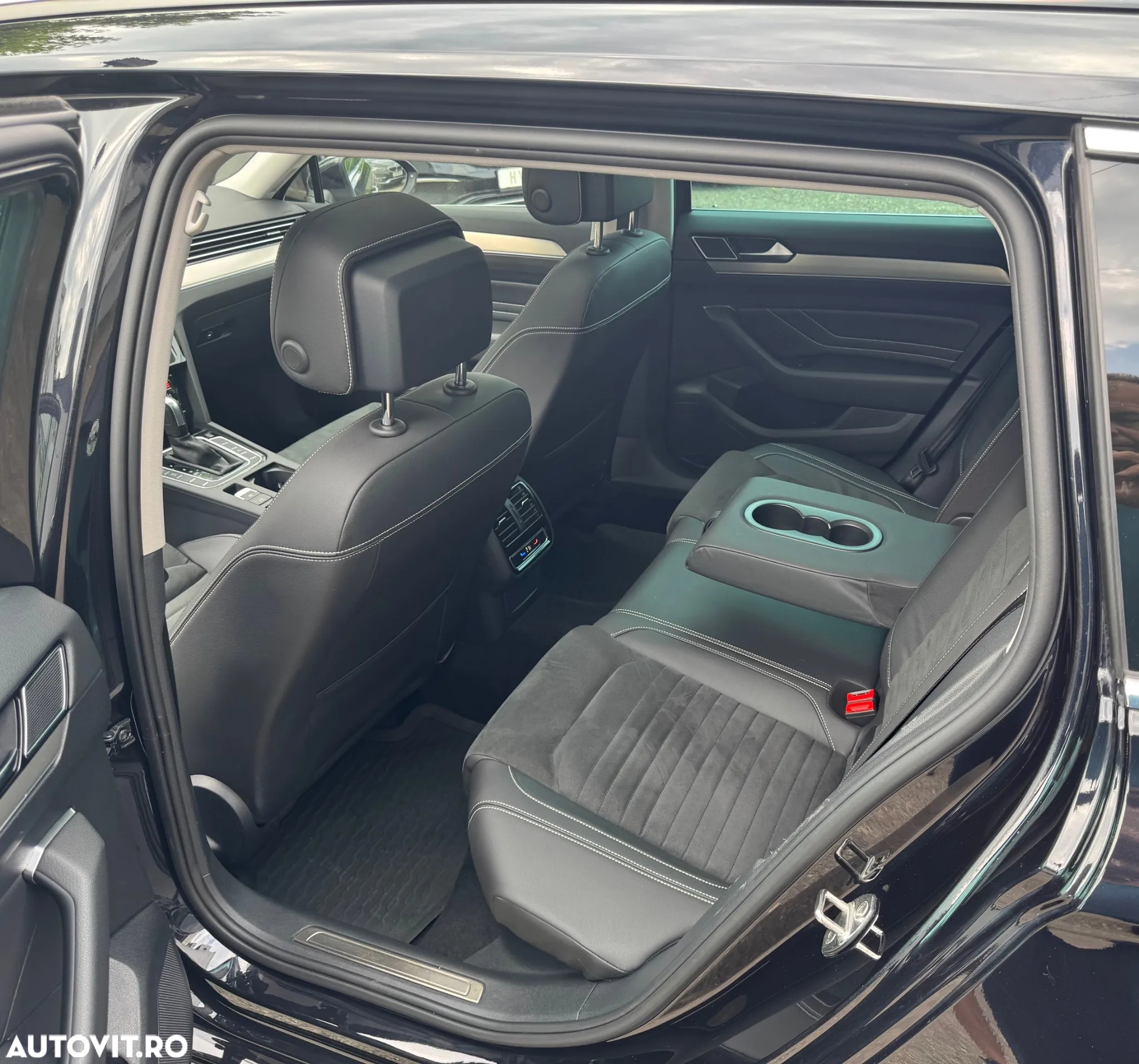 Volkswagen Passat Variant 2.0 TDI 4Mot DSG Highline - 22