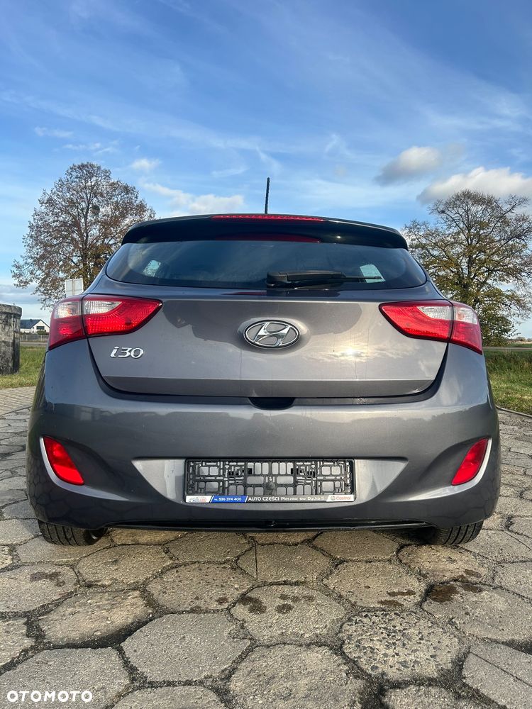 Hyundai i30 blue 1.4 Classic - 11
