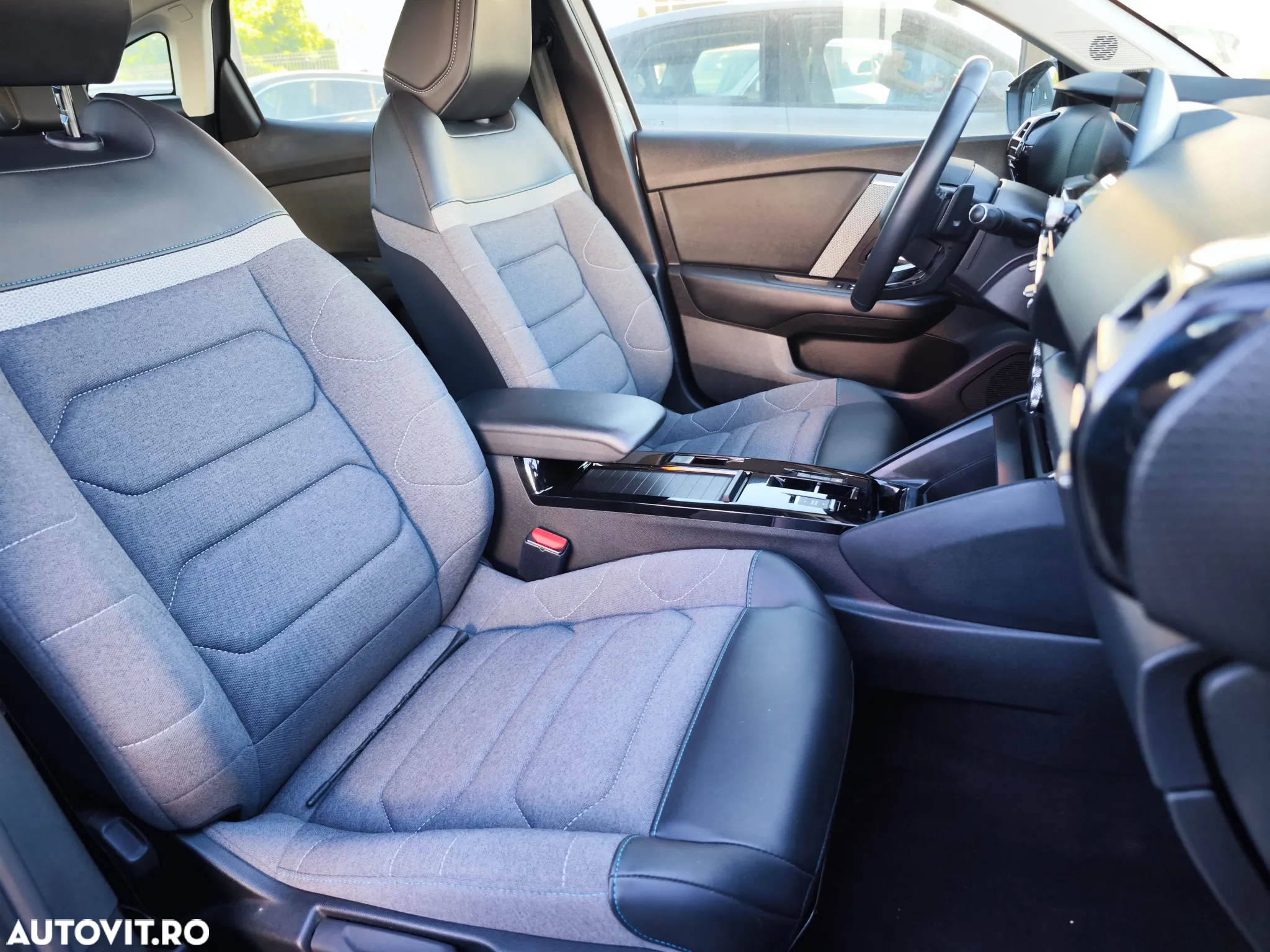 Citroën C4 BlueHDi 130 Stop&Start EAT8 FEEL PACK - 16