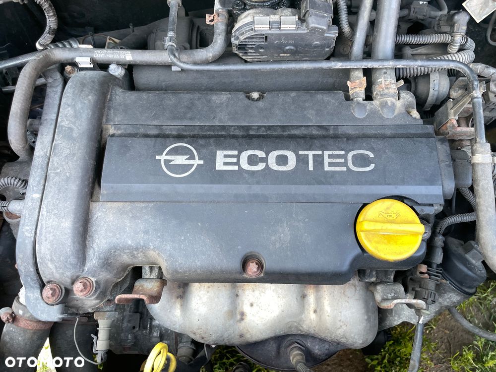 Opel Corsa 1.4 16V Cosmo - 11