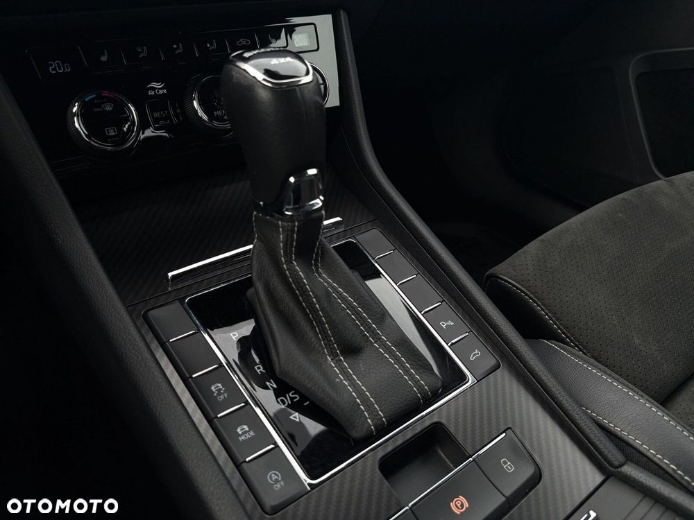 Skoda Superb 2.0 TDI SCR 4x4 Sportline DSG - 19