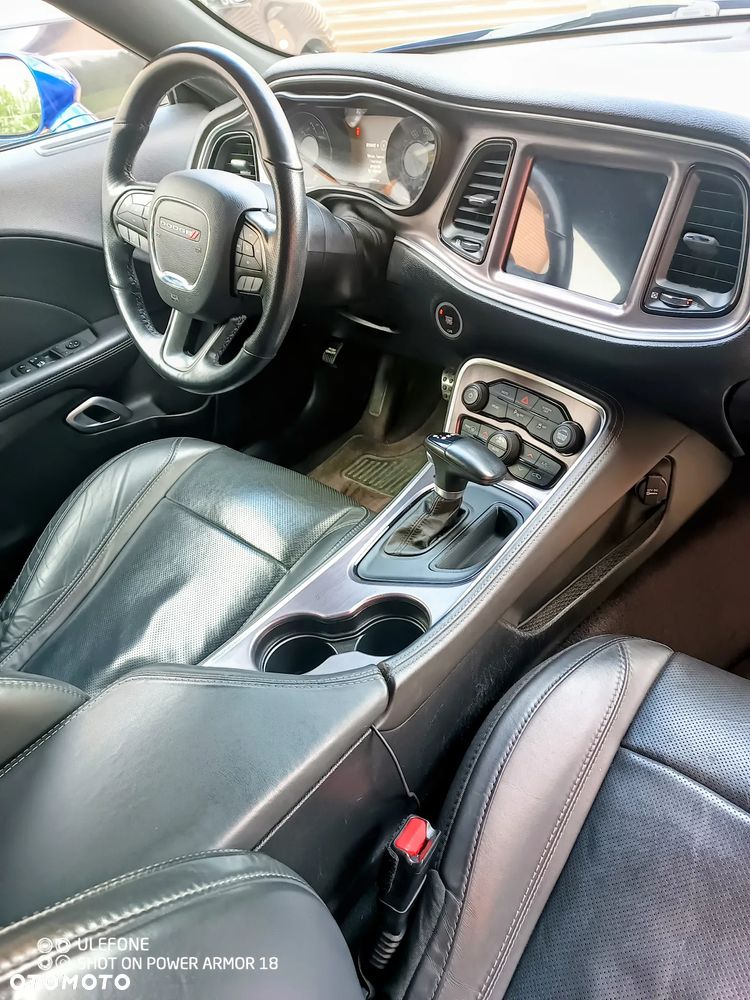 Dodge Challenger - 8