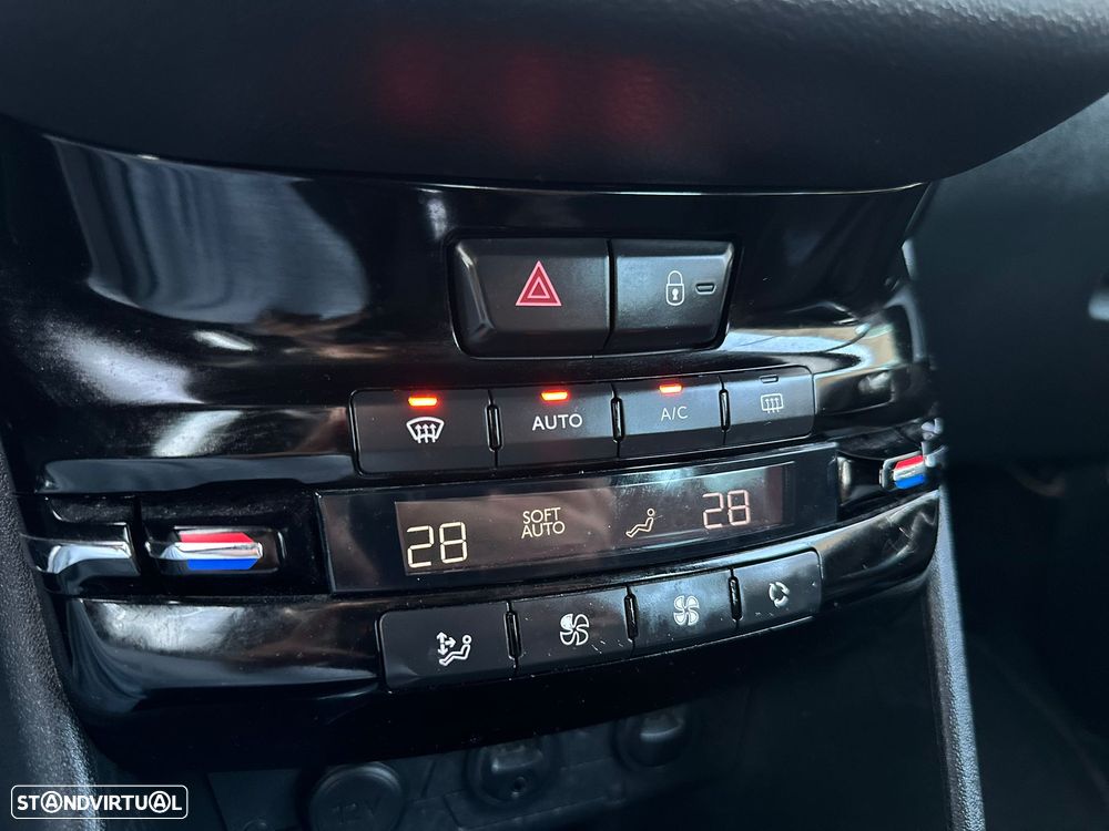 Peugeot 208 e-HDi 92 Stop&Start Style - 17