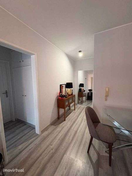 T1 Mobilado - 900€ (Oliveira Douro - Gaia | Junto El Corte Inglês) - Grande imagem: 4/8