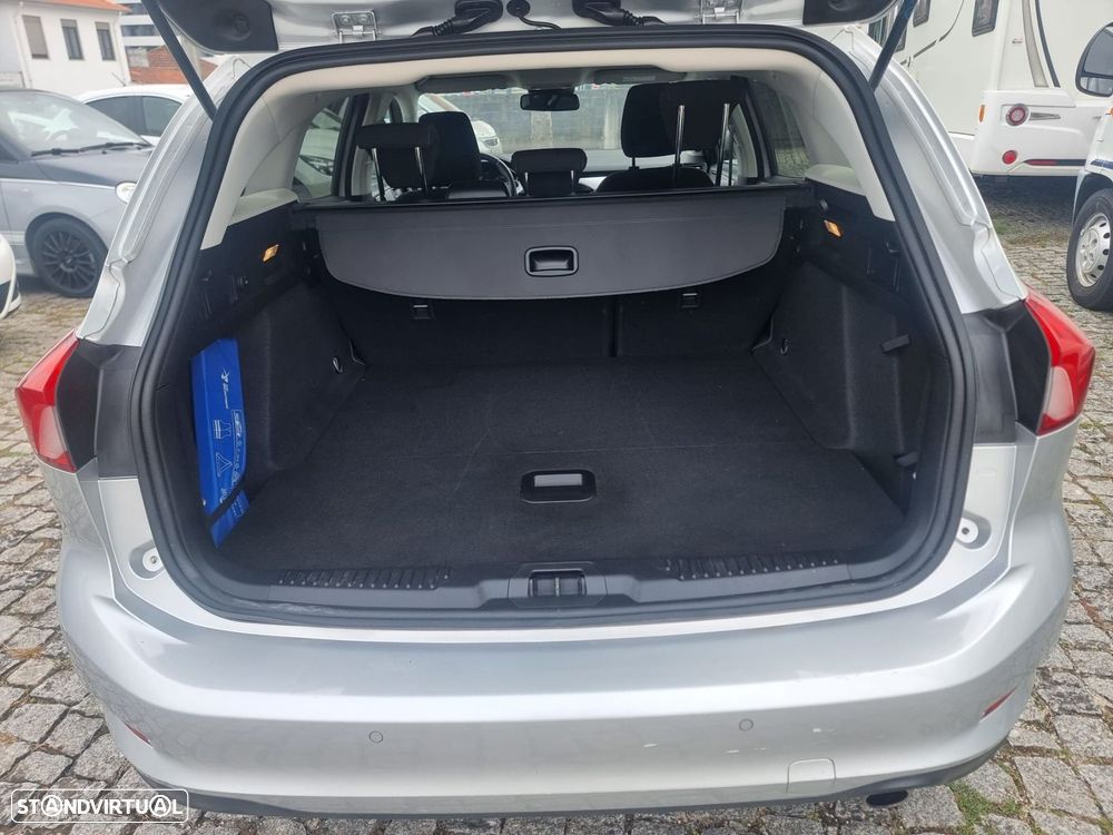 Ford Focus SW 1.5 TDCi EcoBlue Active - 24