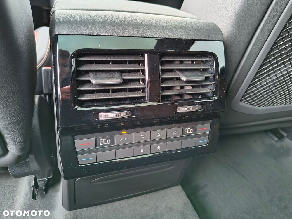 Volkswagen Touareg 3.0 V6 TDI 4Motion R-Line - 17