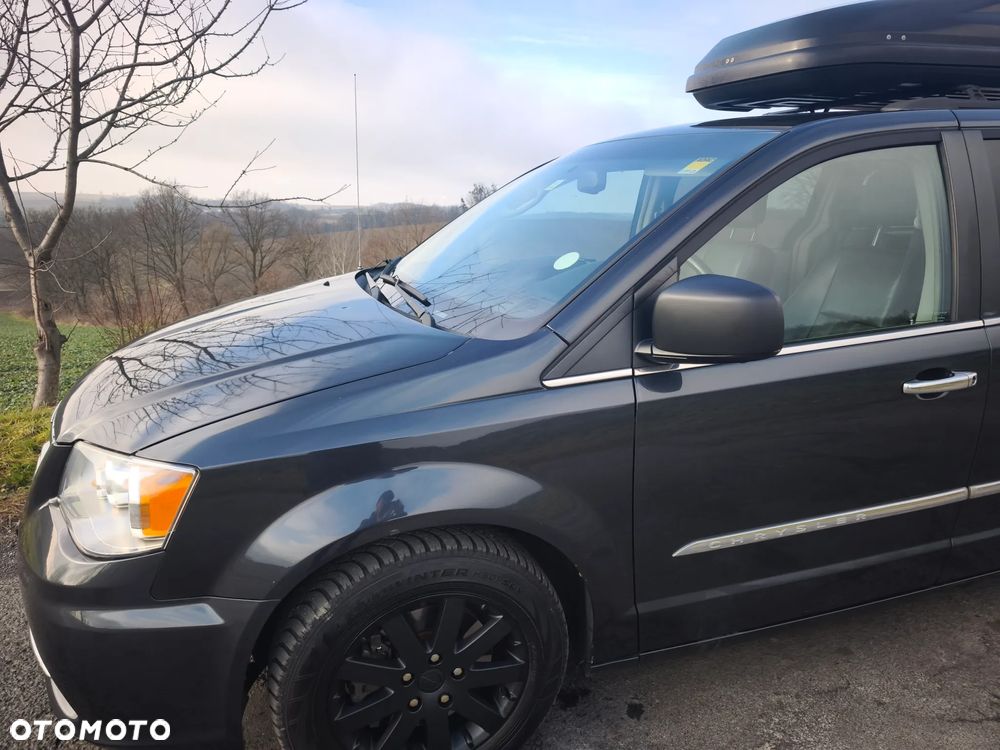 Chrysler Town & Country ver-3-6-limited - 5