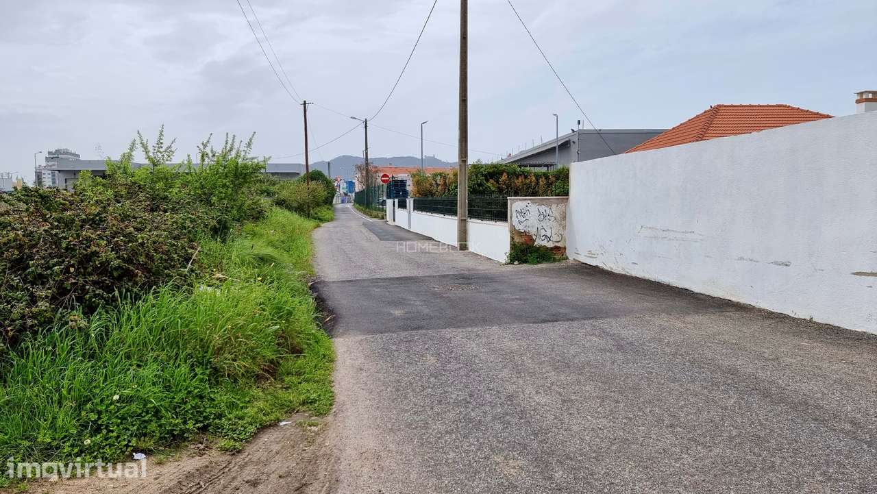 Terreno urbano com 6.440m2 em Rio de Mouro - Grande imagem: 4/5