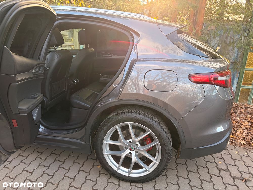 Alfa Romeo Stelvio - 6