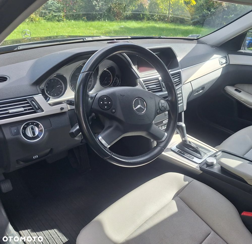 Mercedes-Benz Klasa E 250 CGI BlueEffICIENCY Avantgarde - 10