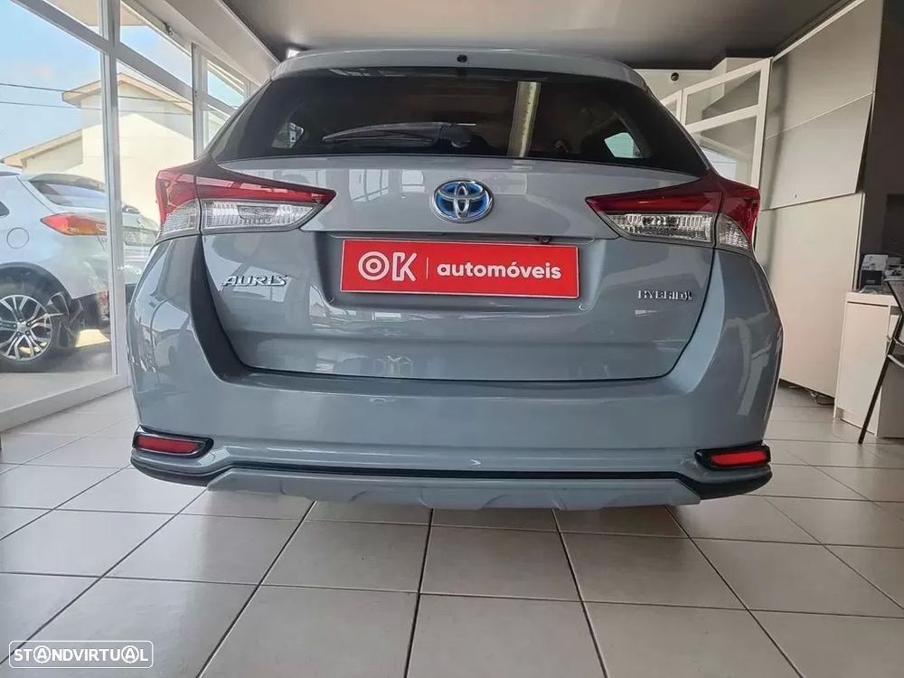 Toyota Auris Touring Sports 1.8 HSD Comfort+P.Sport - 8