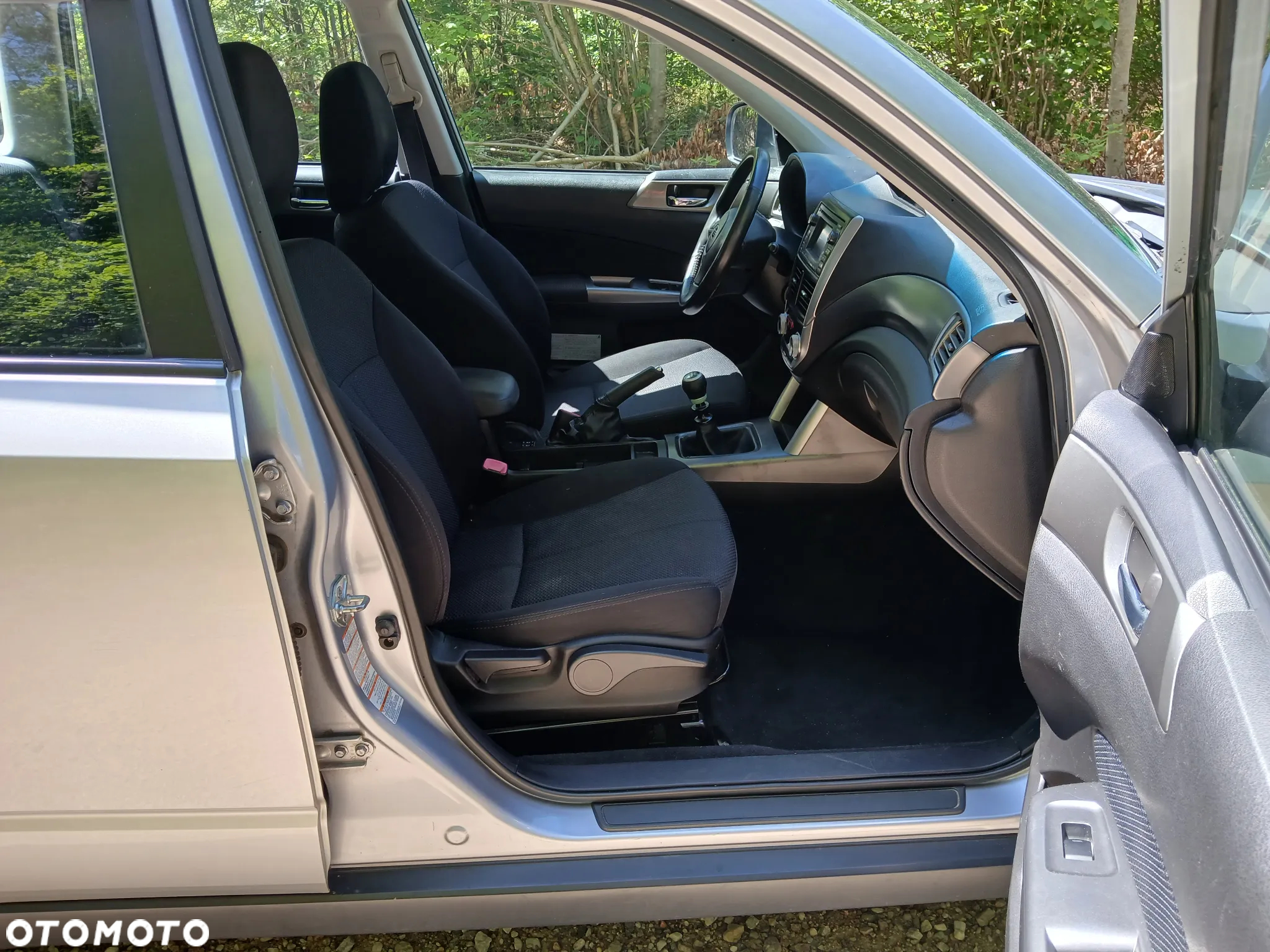 Subaru Forester 2.0 D Active - 25