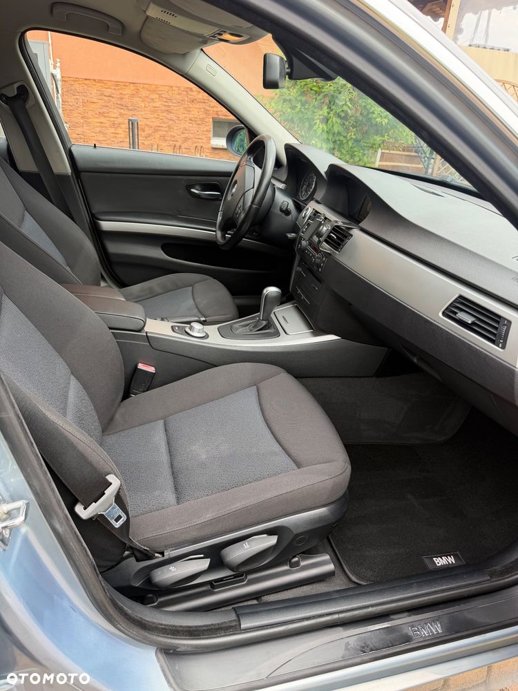 BMW Seria 3 325i - 12