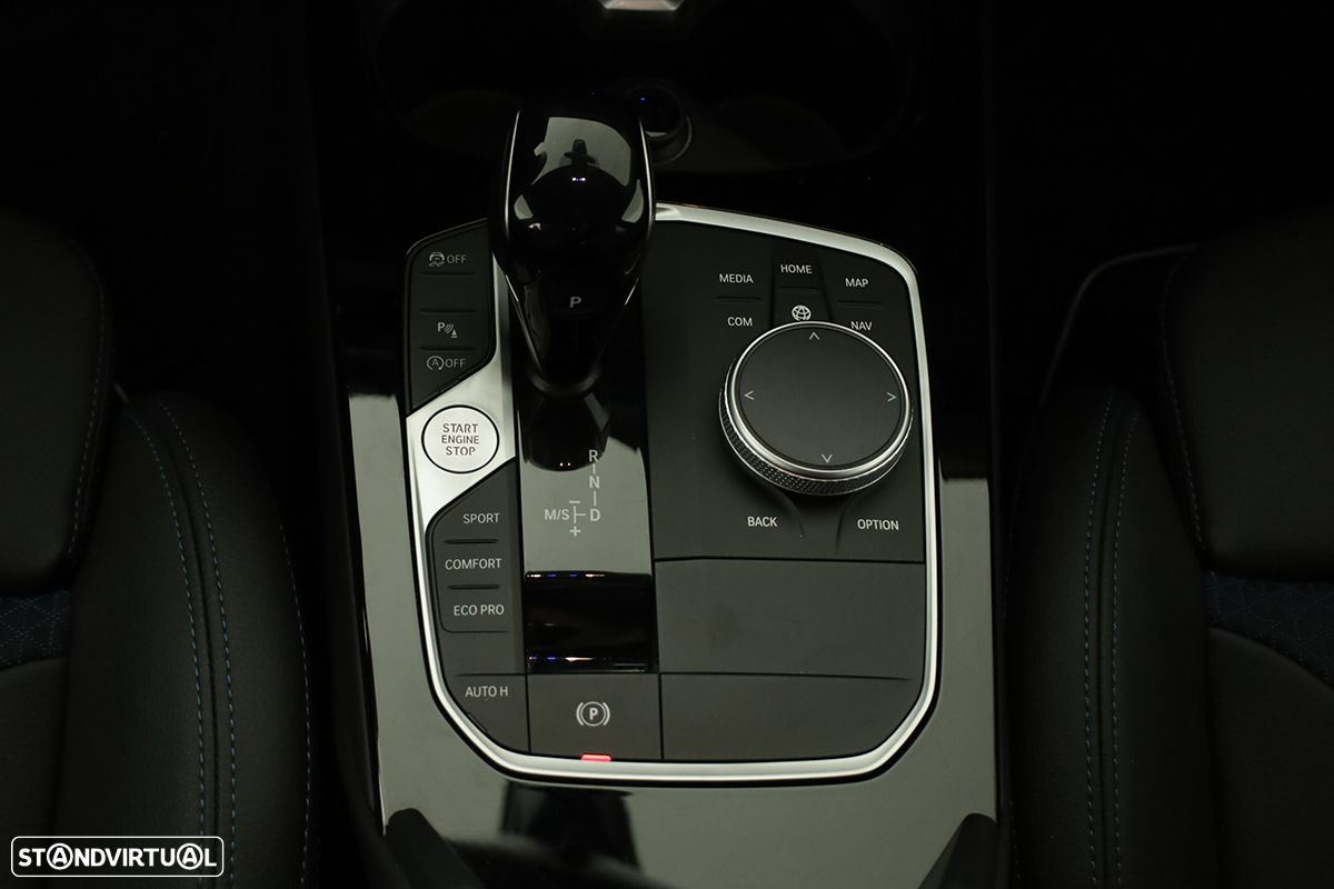 BMW 116 d Pack Desportivo M Auto - 17