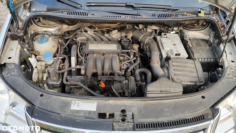 Volkswagen Touran 1.6 Trendline - 19