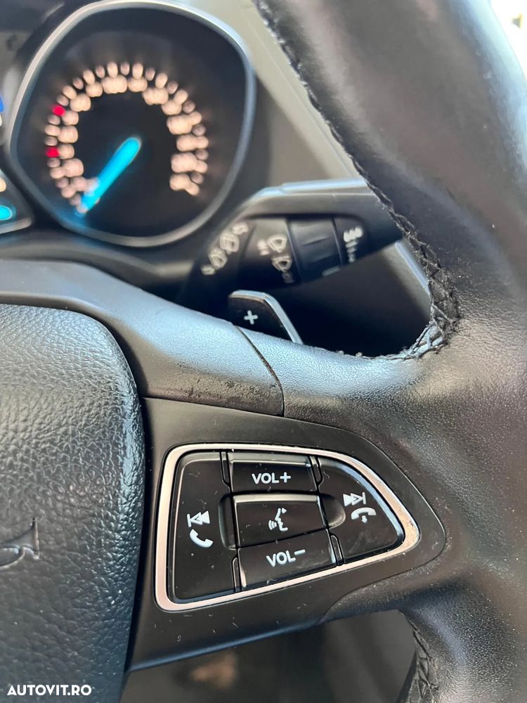 Ford Kuga - 19