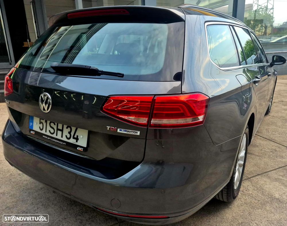 VW Passat Variant 1.6 TDI BlueMotion - 17