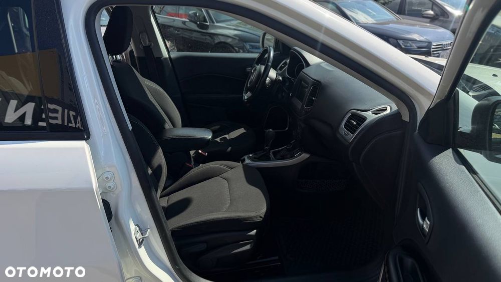 Jeep Compass - 17