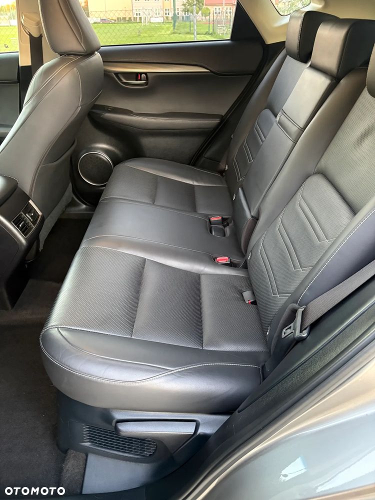 Lexus NX 300h Comfort AWD - 22