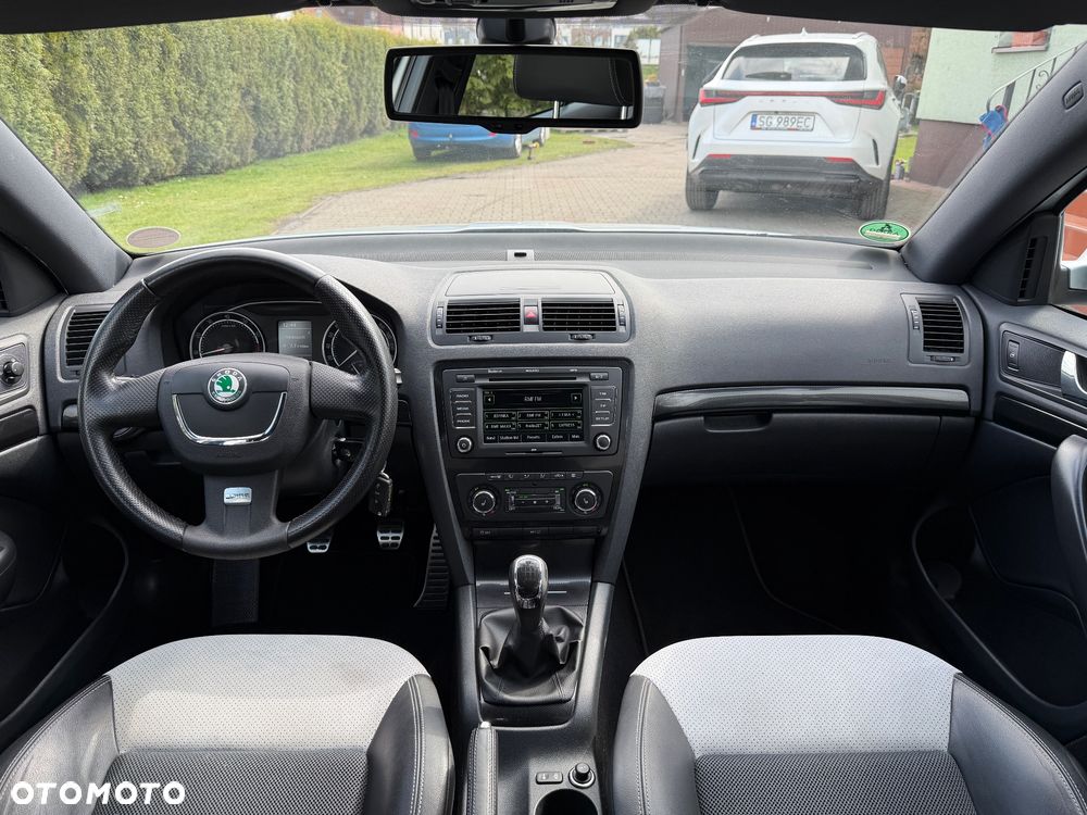 Skoda Octavia 2.0 TSI RS - 16