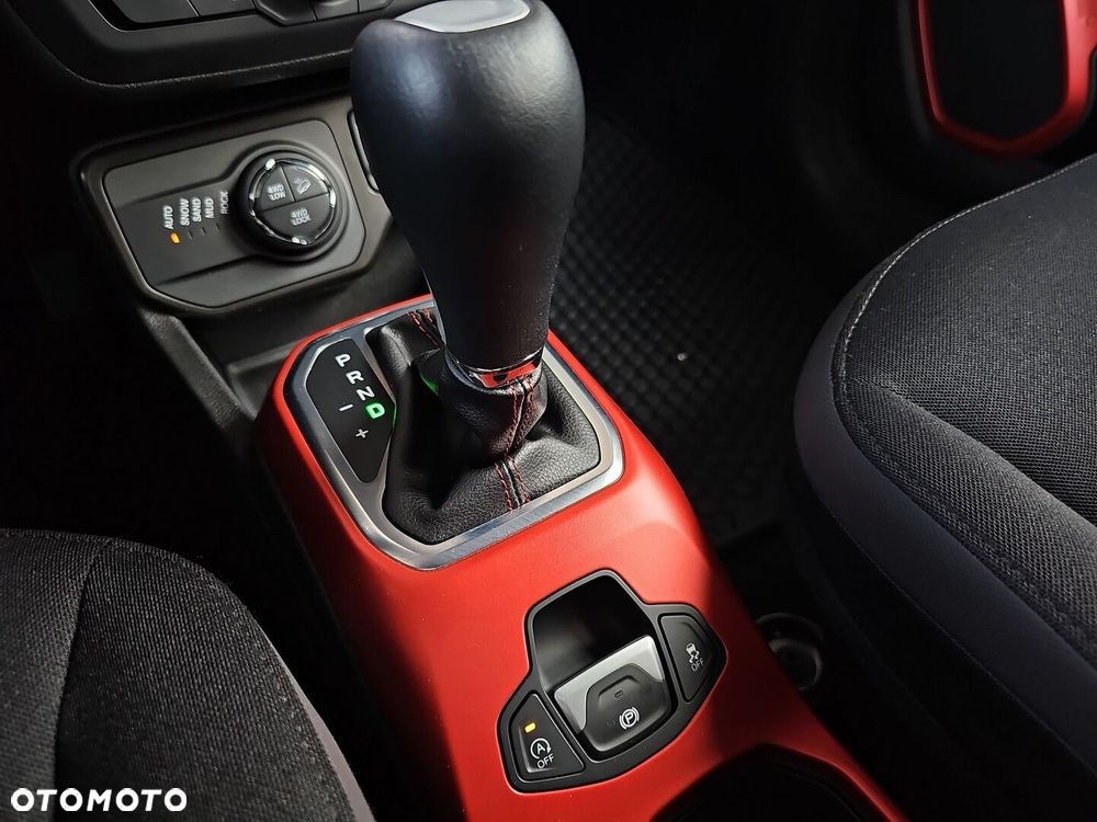 Jeep Renegade 2.0 MultiJet Trailhawk 4WD S&S - 32