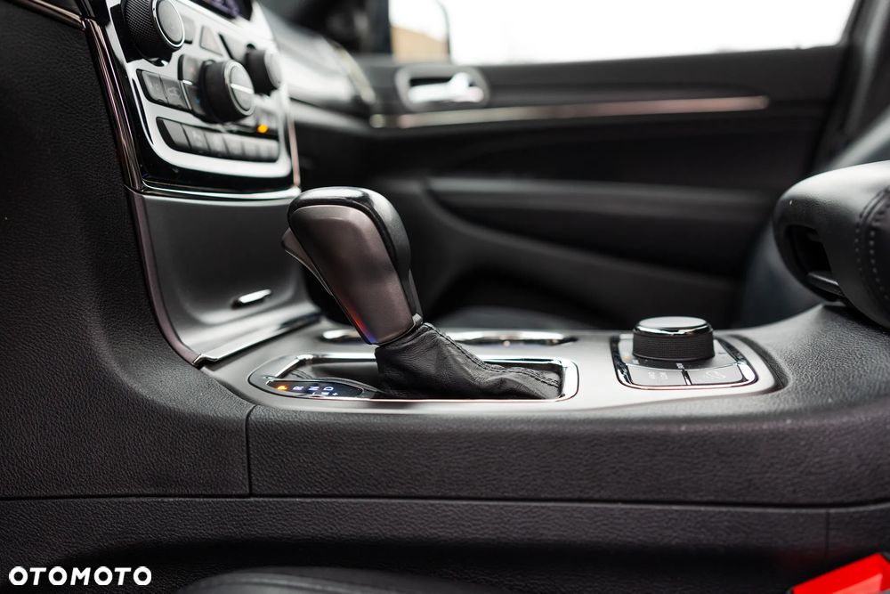 Jeep Grand Cherokee - 29