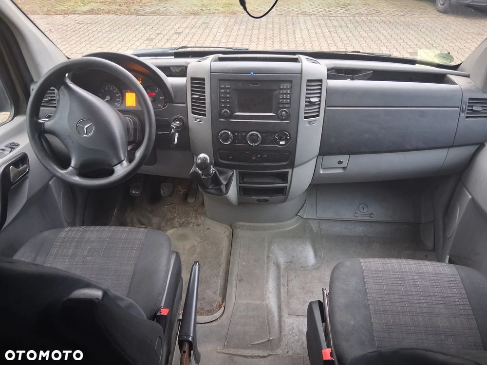 Mercedes-Benz Sprinter - 13