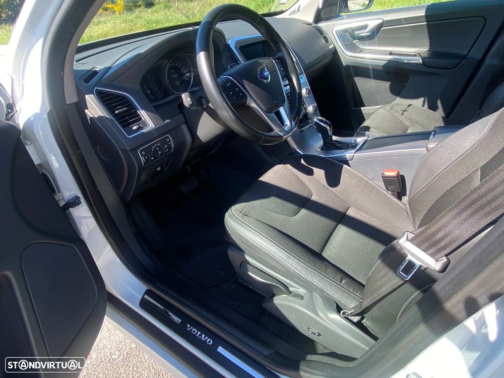 Volvo XC 60 D3 Geartronic Momentum - 9