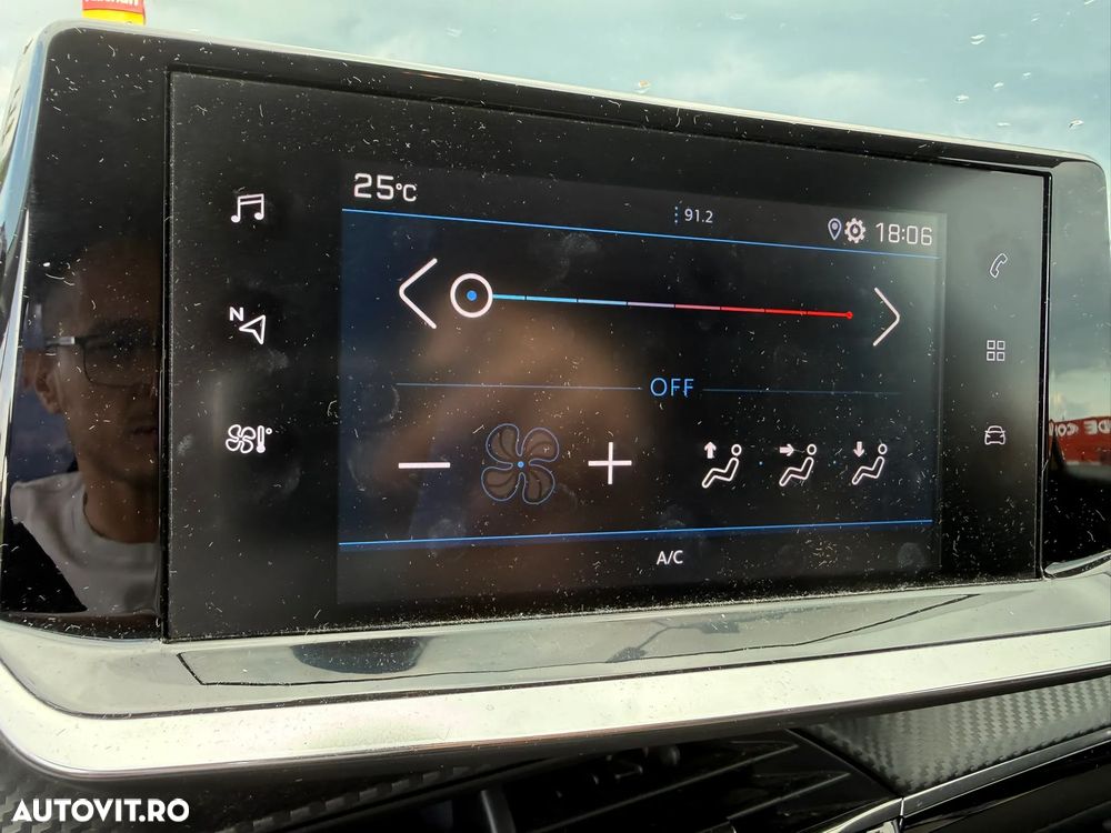 Peugeot 208 1.2 L PureTech STT Active - 23