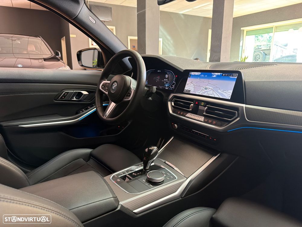 BMW 330 e Pack Desportivo M Auto - 16