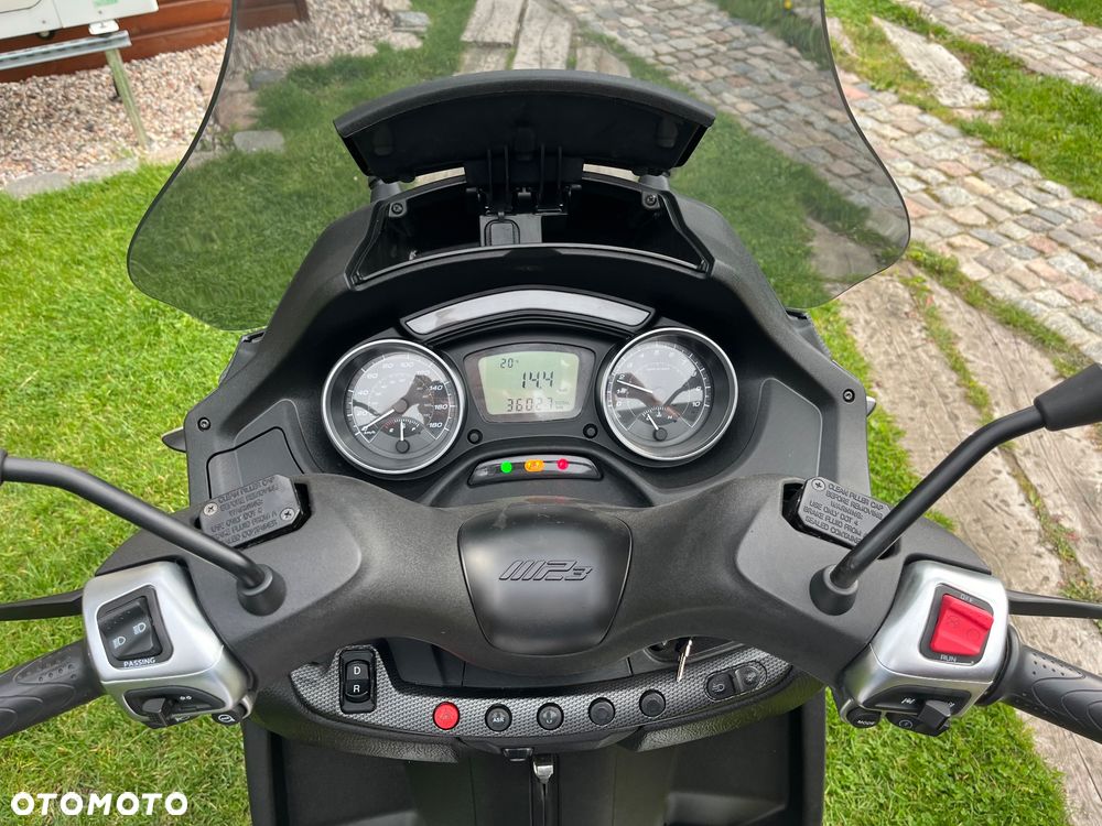 Piaggio MP-3 - 7