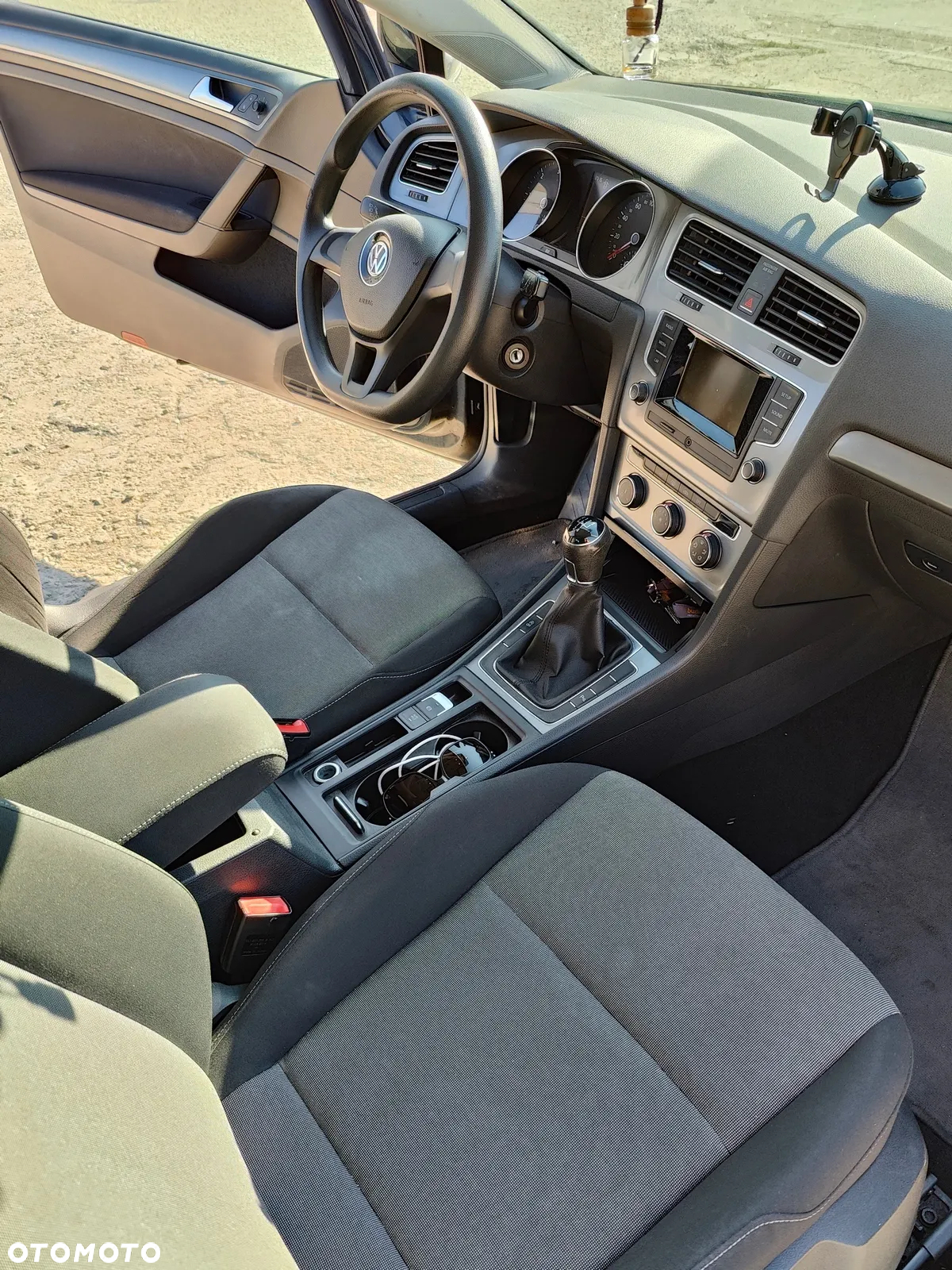 Volkswagen Golf - 17