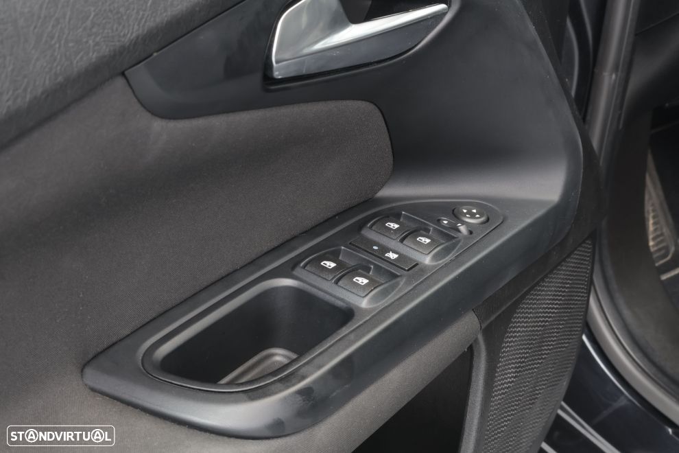 Fiat Tipo Station Wagon Cross 1.0 GSE T3 Cross - 24