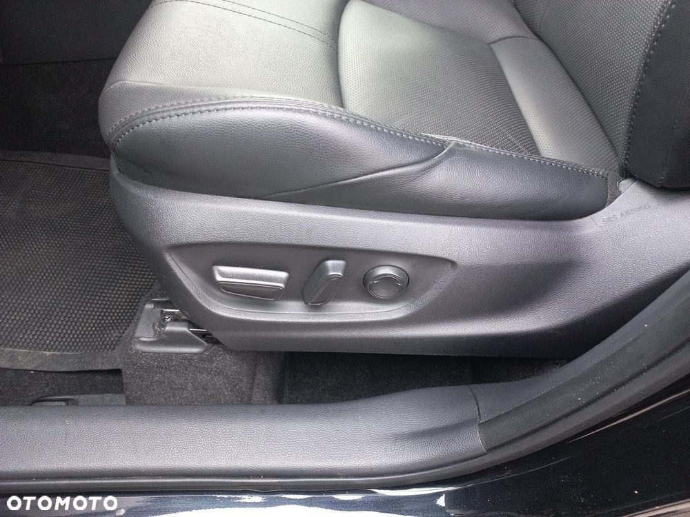 Toyota Corolla Cross 2.0 Hybrid Executive - 10