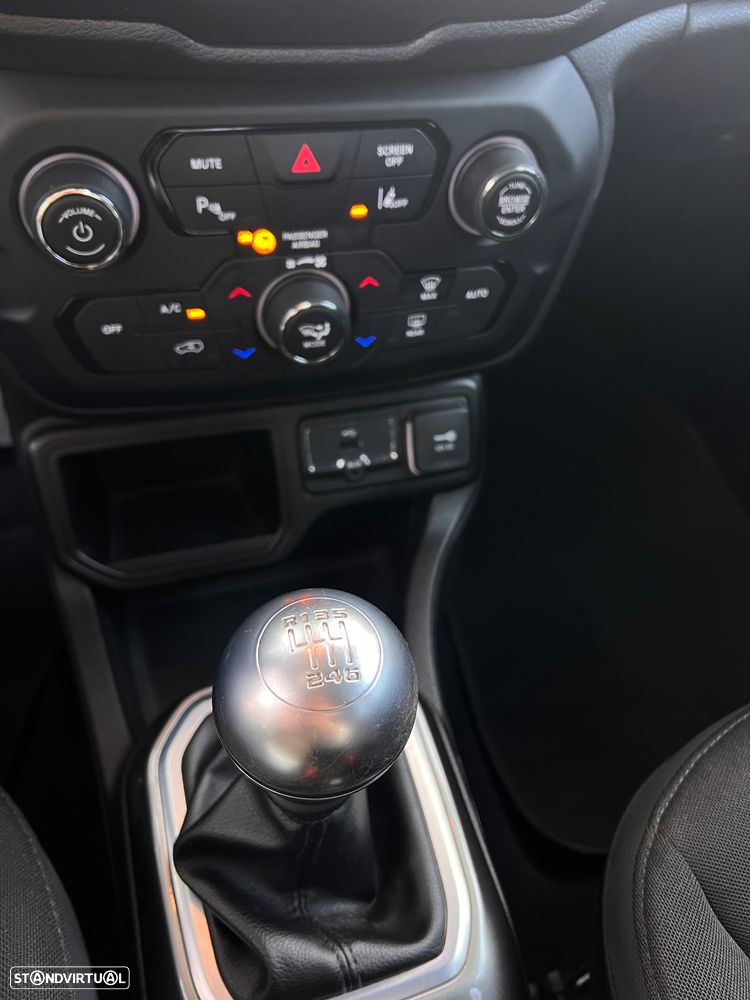 Jeep Renegade 1.0 T Limited - 19