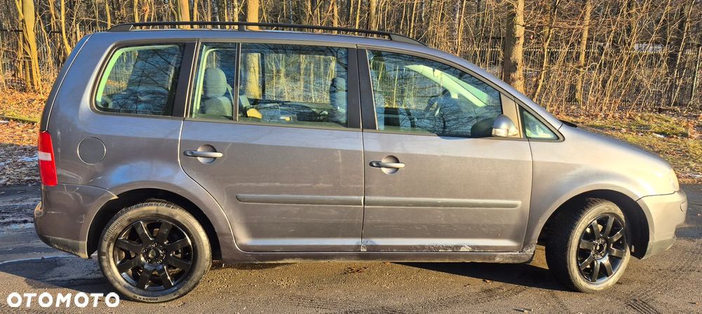 Volkswagen Touran 1.6 FSI - 14