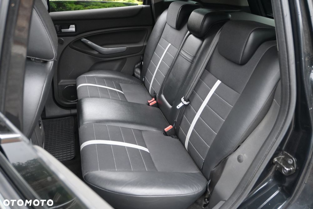 Ford Kuga 2.0 TDCi 4x4 Titanium - 27