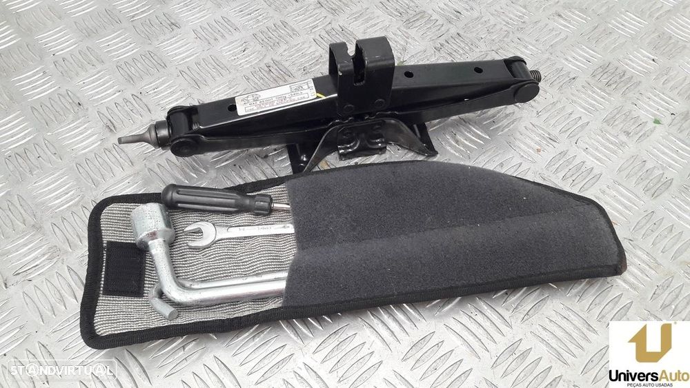 MACACO ELEVADOR HYUNDAI ELANTRA SEDAN 2001 - - 4