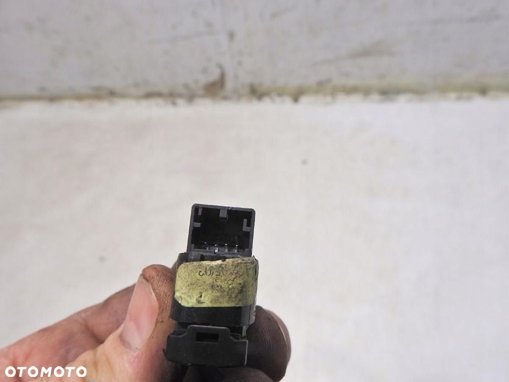 PRZYCISK REGULACJI KANAPY PRAWY TYŁ AUDI A8 D3 4E1959785 - 3