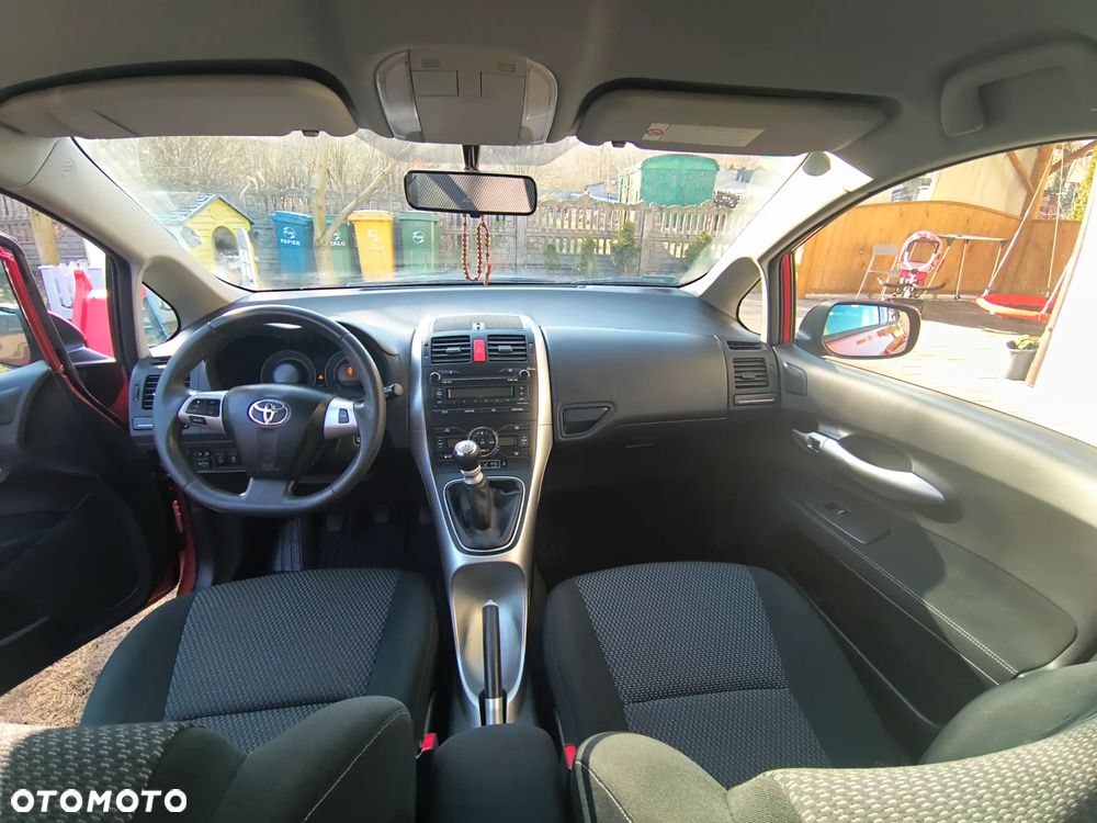 Toyota Auris 1.33 VVT-i - 11
