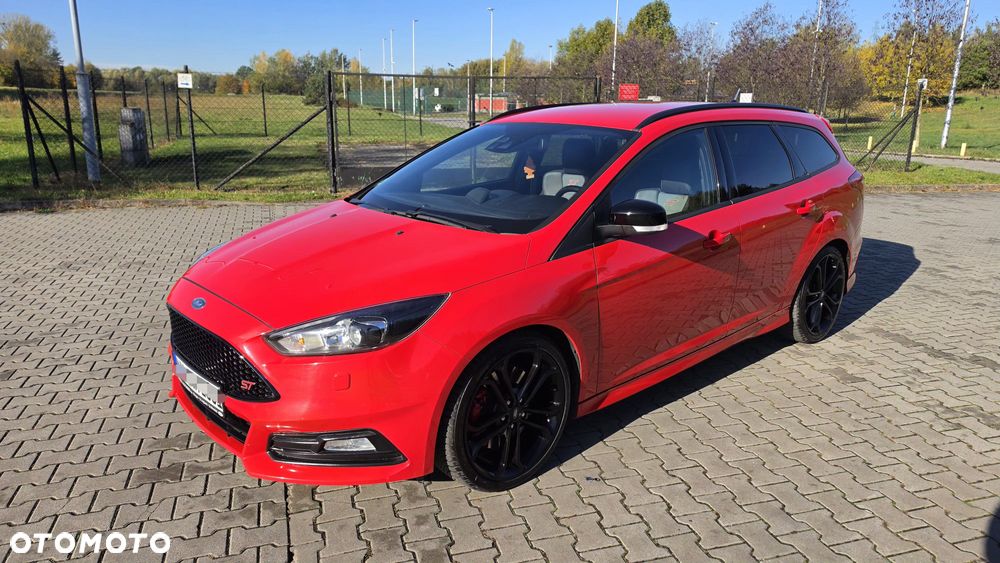 Ford Focus 2.0 EcoBoost ST mit Leder-Sport-Paket - 3