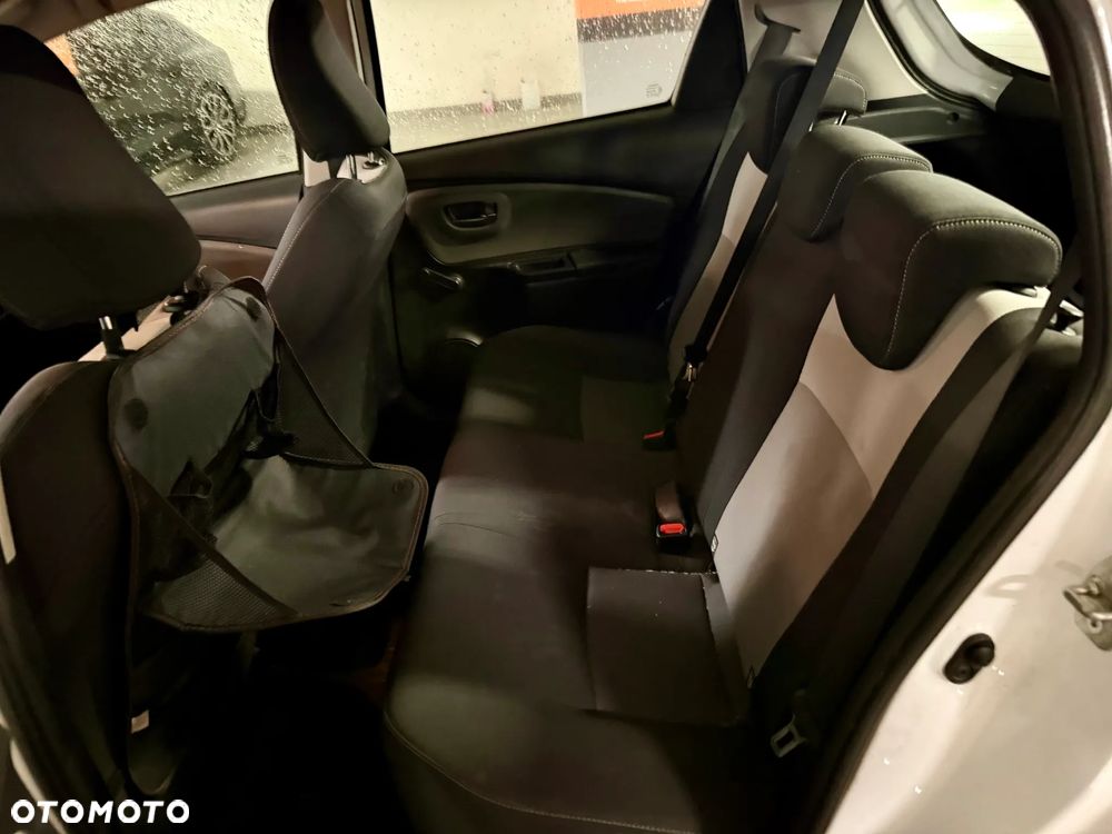 Toyota Yaris 1.5 Premium - 11