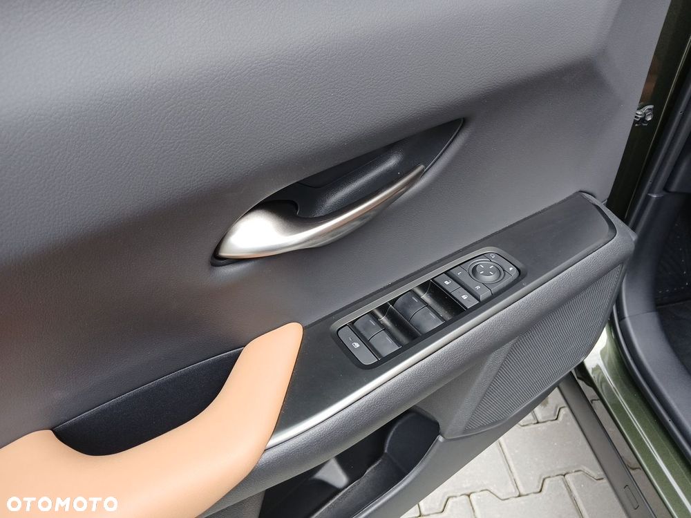 Lexus UX 300h F Sport Design - 23