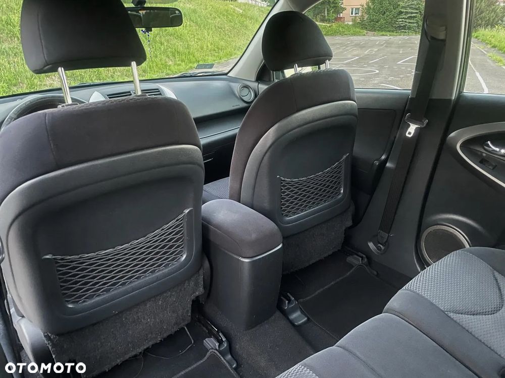 Toyota RAV4 - 25