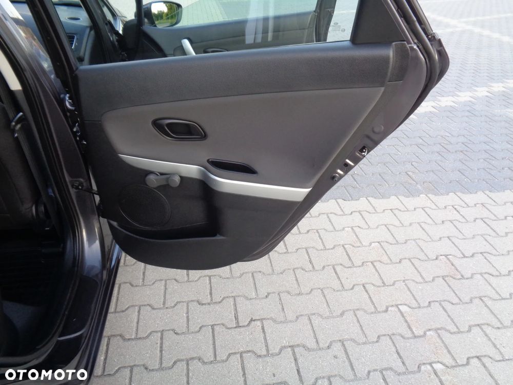 Kia Ceed 1.6 GDI Platinum Edition - 23