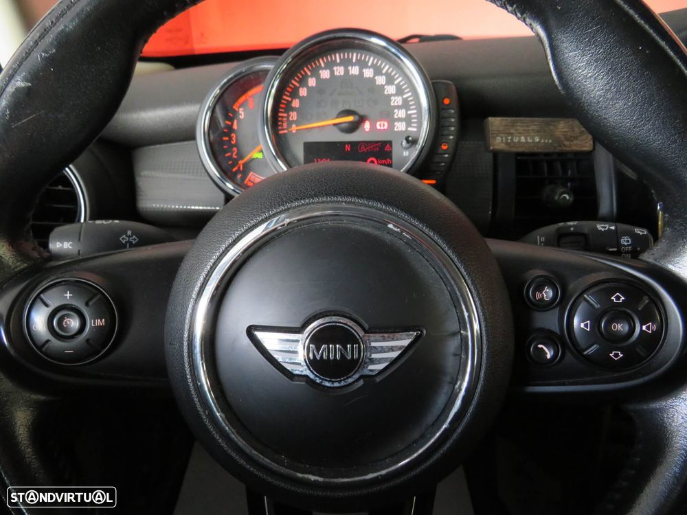 MINI 5 Portas Cooper D - 16