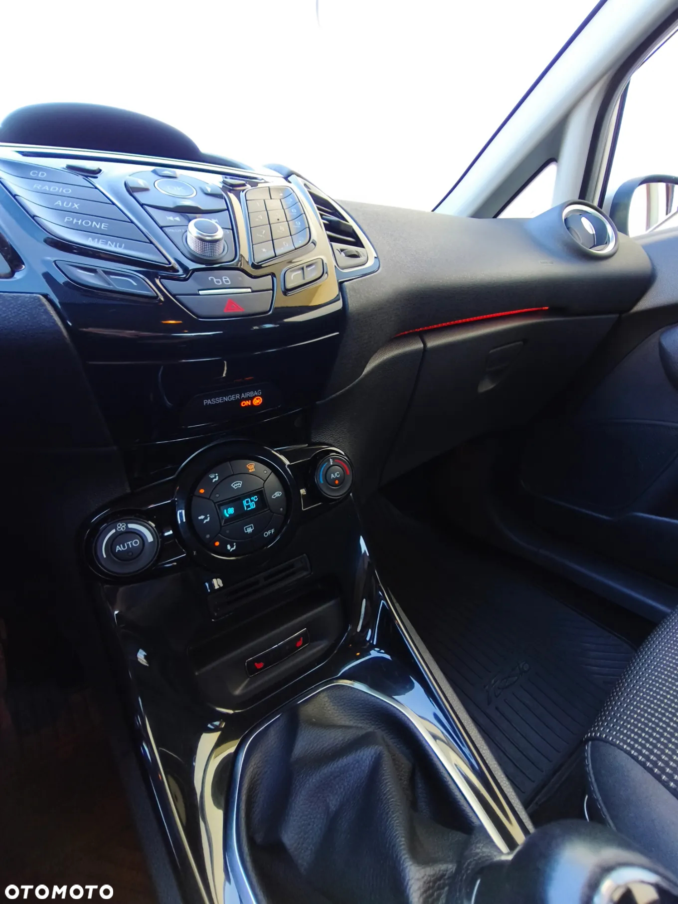 Ford Fiesta 1.0 EcoBoost Titanium - 38