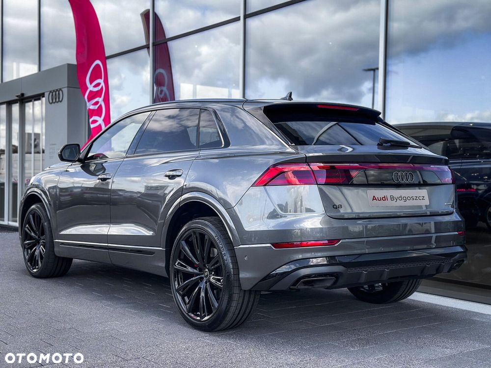 Audi Q8 - 8